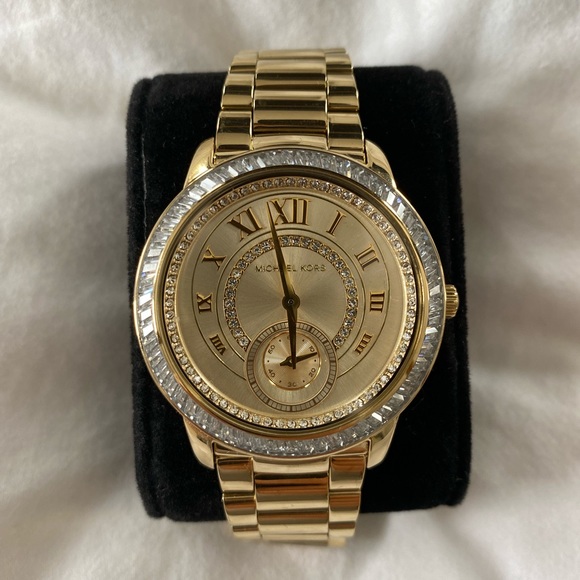 Stunning MICHAEL KORS Gold Crystal Watch - NWOT